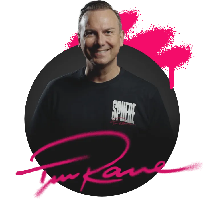 Portrait picture of Tim Raue.